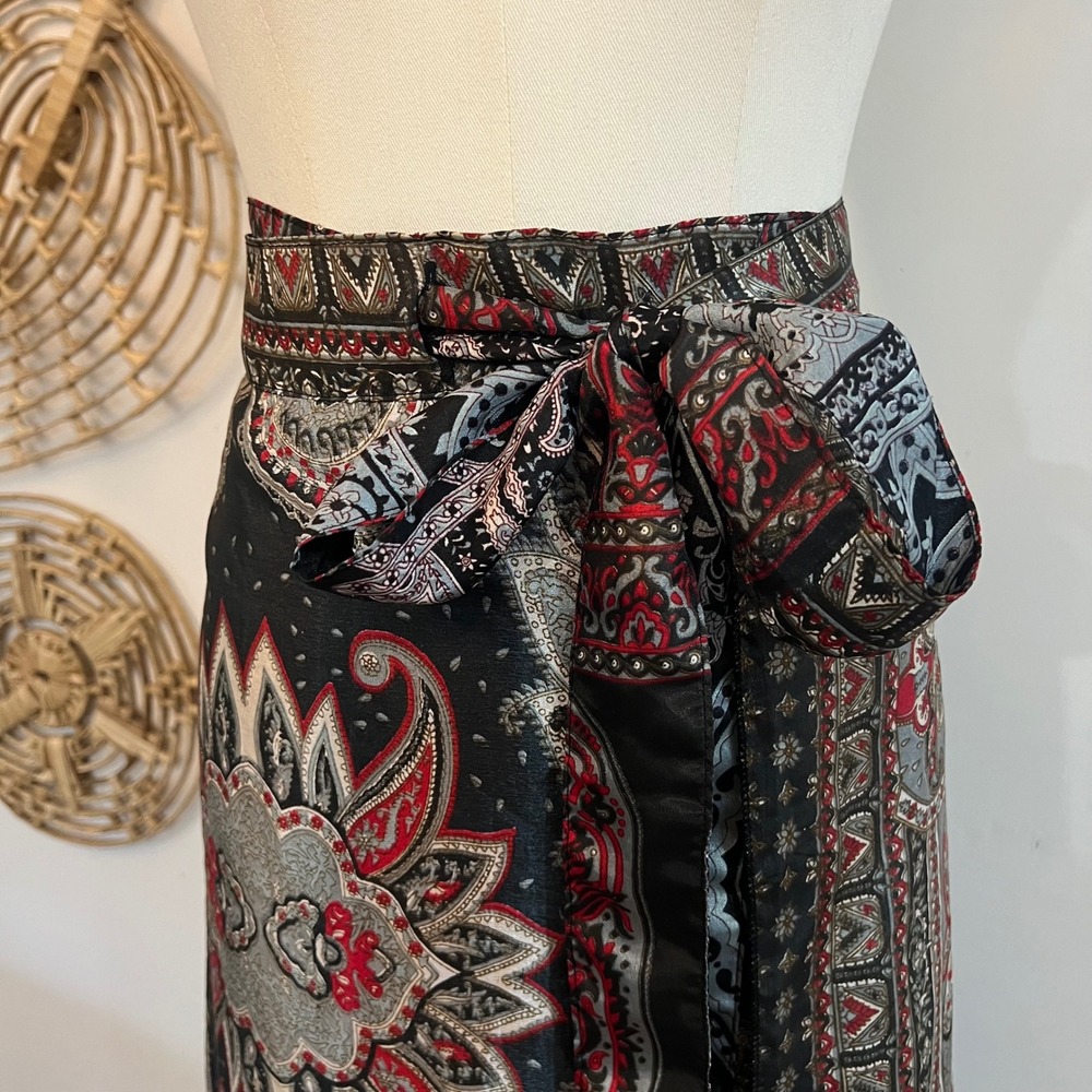 Vintage Black Red Satin Paisley Wrap Skirt Boho Maxi 90s WhimsyGoth Witchy XL - Picture 3 of 7